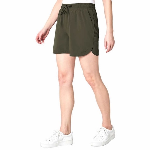 Mondetta Women's Woven Performance + Luxury Pull-On Short Green, Medium - Picture 1 of 7